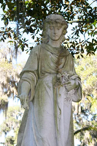 Le cimetière de Bonaventure, un des cimetières les plus ornés du monde Le cimetiere de Bonaventure un des cimetieres les plus ornes du monde 13 Le cimetiere de Bonaventure un des cimetieres les plus ornes du monde 13