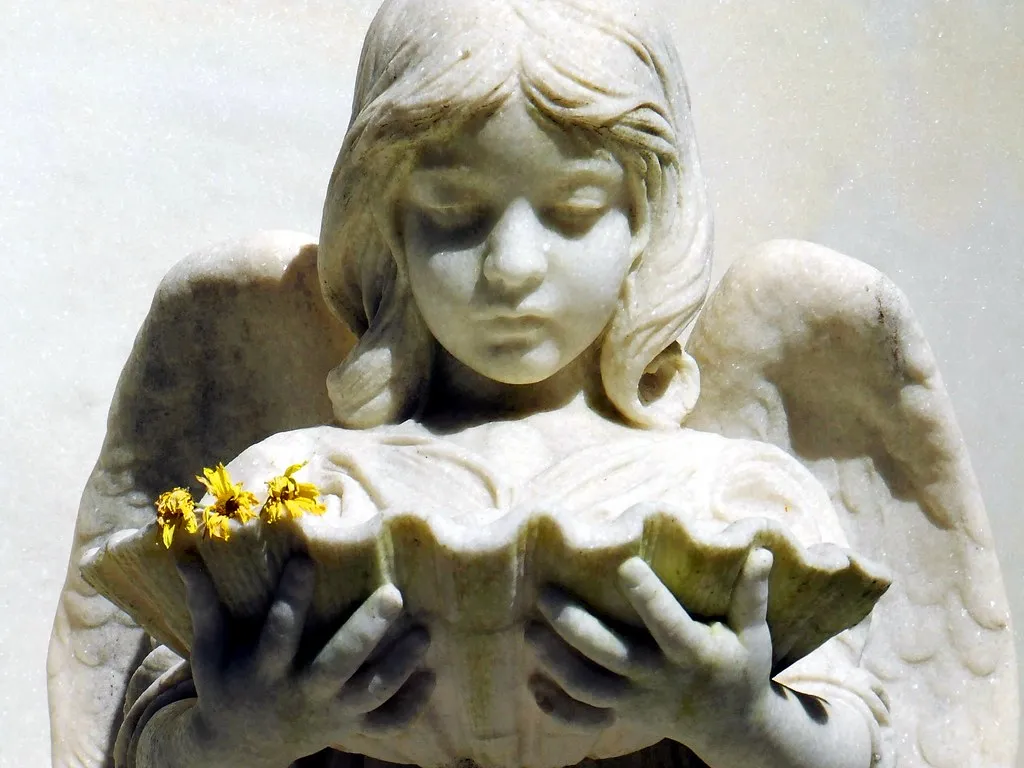 Le cimetière de Bonaventure, un des cimetières les plus ornés du monde Le cimetiere de Bonaventure un des cimetieres les plus ornes du monde 3 statue ange baldwin Le-cimetiere-de-Bonaventure-un-des-cimetieres-les-plus-ornes-du-monde-3-statue-ange-baldwin