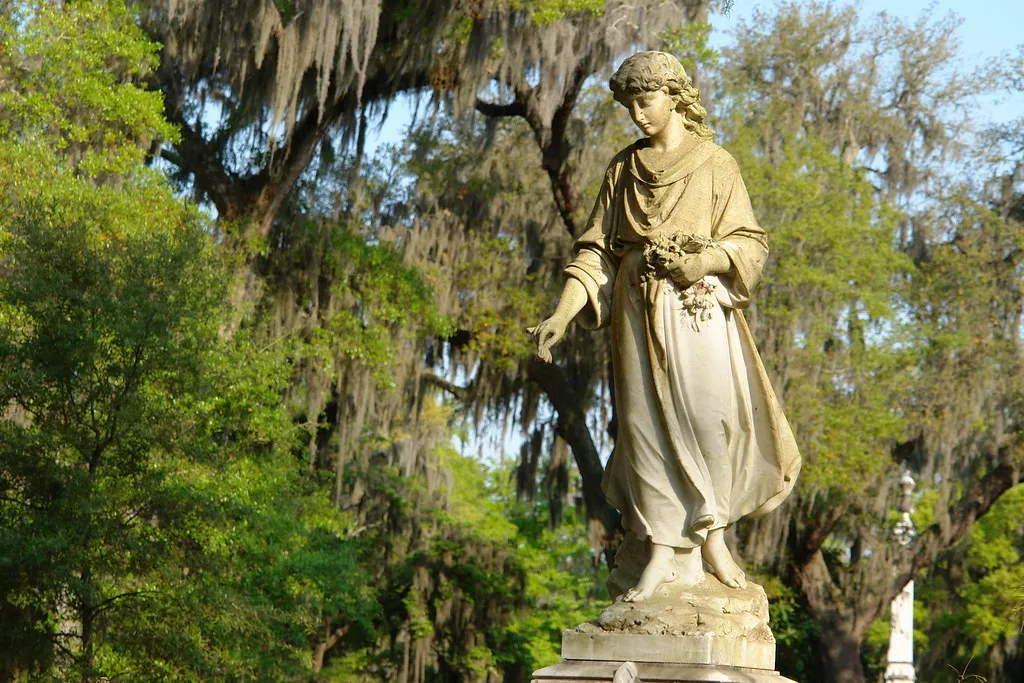 Le cimetière de Bonaventure, un des cimetières les plus ornés du monde Le cimetiere de Bonaventure un des cimetieres les plus ornes du monde 8 Le cimetiere de Bonaventure un des cimetieres les plus ornes du monde 8