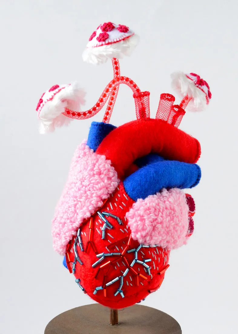 Les sculptures en peluche de Hine Mizushima Les sculptures en peluche de Hine Mizushima 3 coeur Les-sculptures-en-peluche-de-Hine-Mizushima-3-coeur