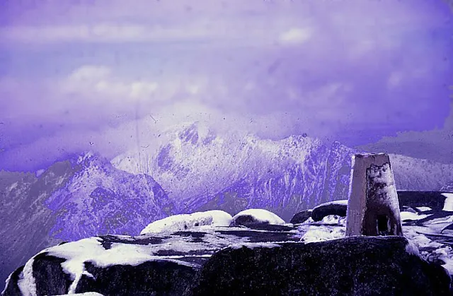 Quelques clichés de l'Europe dans les années 60 Quelques cliches de l Europe dans les annees 60 12 angleterre Scafell de Bowfell Quelques-cliches-de-l-Europe-dans-les-annees-60-12-angleterre-Scafell-de-Bowfell