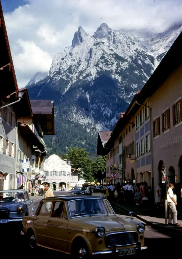 Quelques clichés de l'Europe dans les années 60 Quelques cliches de l Europe dans les annees 60 14 allemagne mittenwald Quelques-cliches-de-l-Europe-dans-les-annees-60-14-allemagne-mittenwald