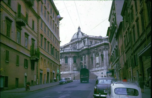 Quelques clichés de l'Europe dans les années 60 Quelques cliches de l Europe dans les annees 60 24 italie rome Quelques-cliches-de-l-Europe-dans-les-annees-60-24-italie-rome