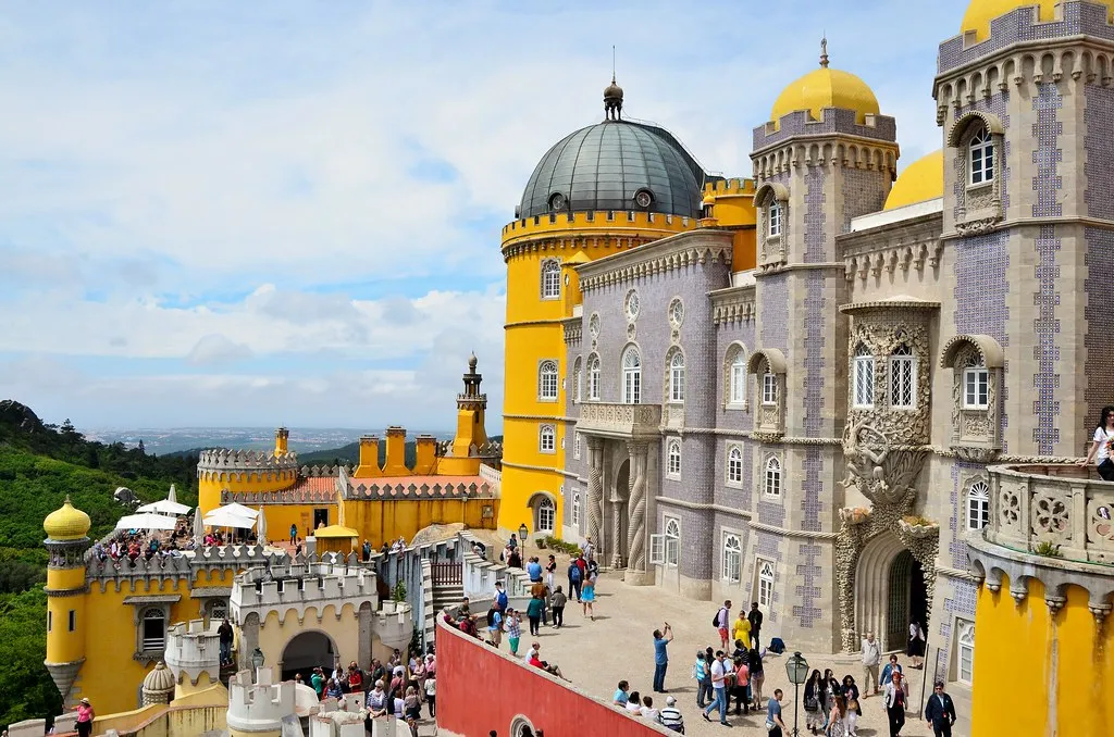 L'exubérant palais de Pena de Sintra l exuberant palais de Pena de Sintra portugal romantisme 11 l-exuberant-palais-de-Pena-de-Sintra-portugal-romantisme-11