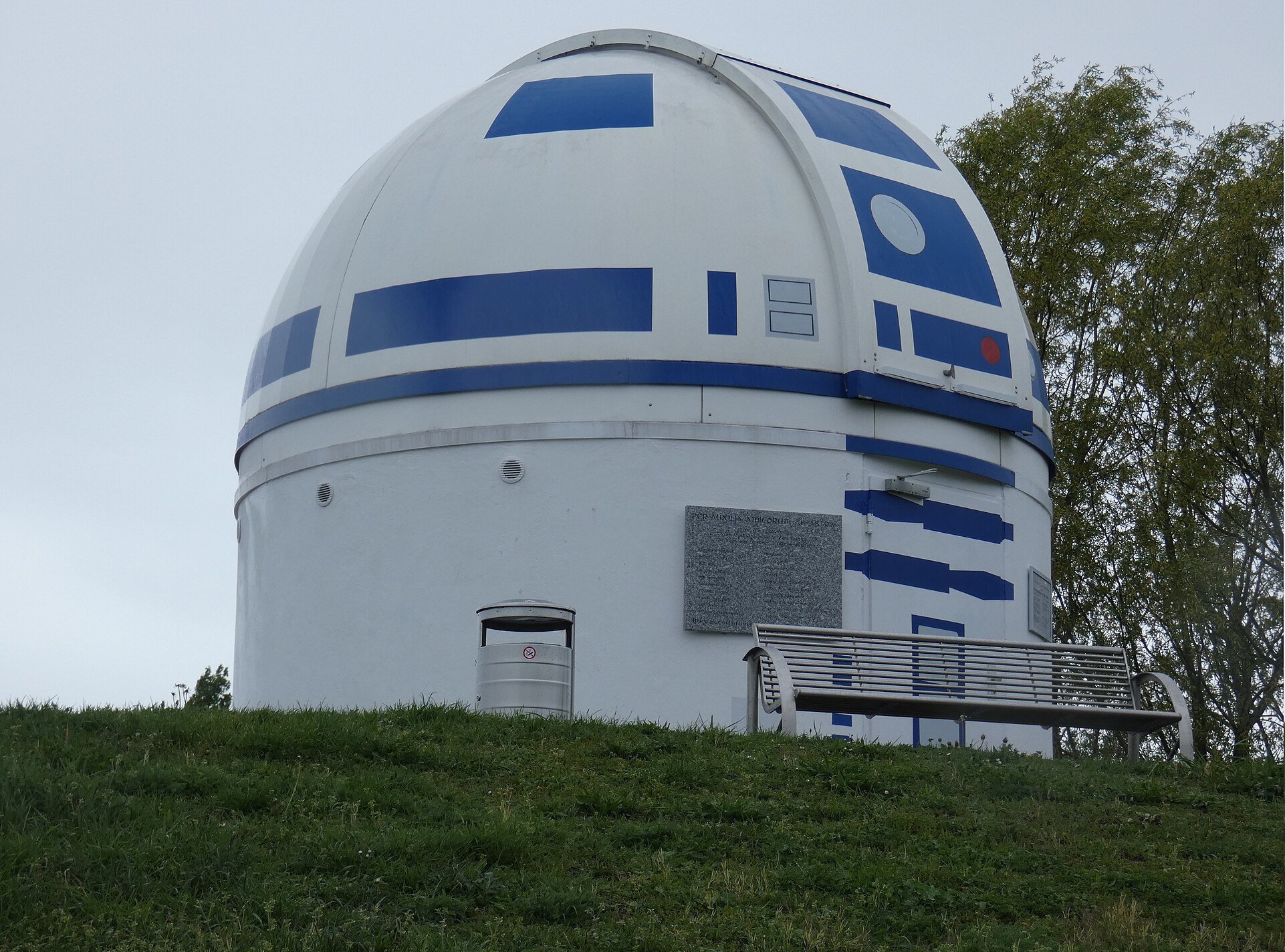 Observatoire R2-D2 de Zweibrücken vu de l’extérieur Observatoire R2-D2 de Zweibrücken vu de l’extérieur
