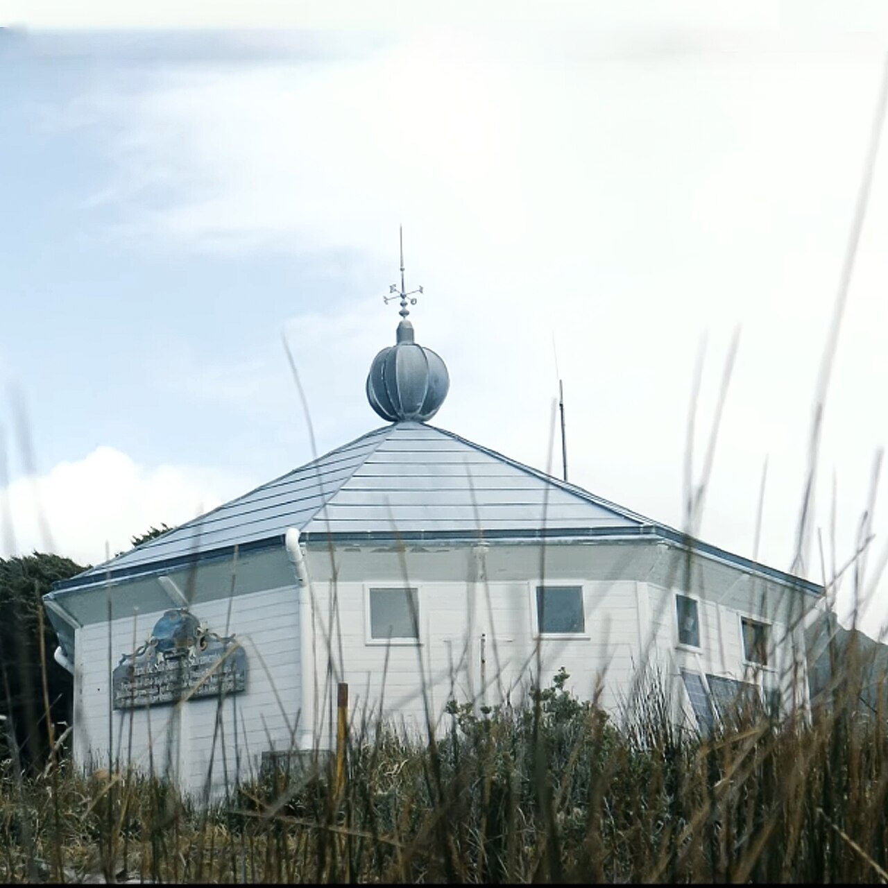 Phare de San Juan de Salvamento sur l’île des États en Argentine Phare de San Juan de Salvamento sur l’île des États en Argentine