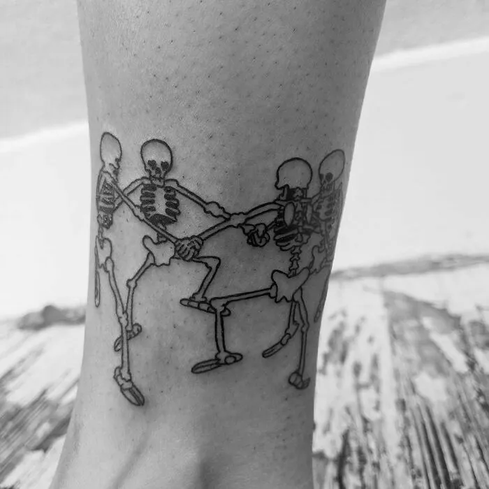 42 tatouages Halloween 30 nouveaux tatouages Halloween 17 danse des squelettes 30-nouveaux-tatouages-Halloween-17-danse-des-squelettes