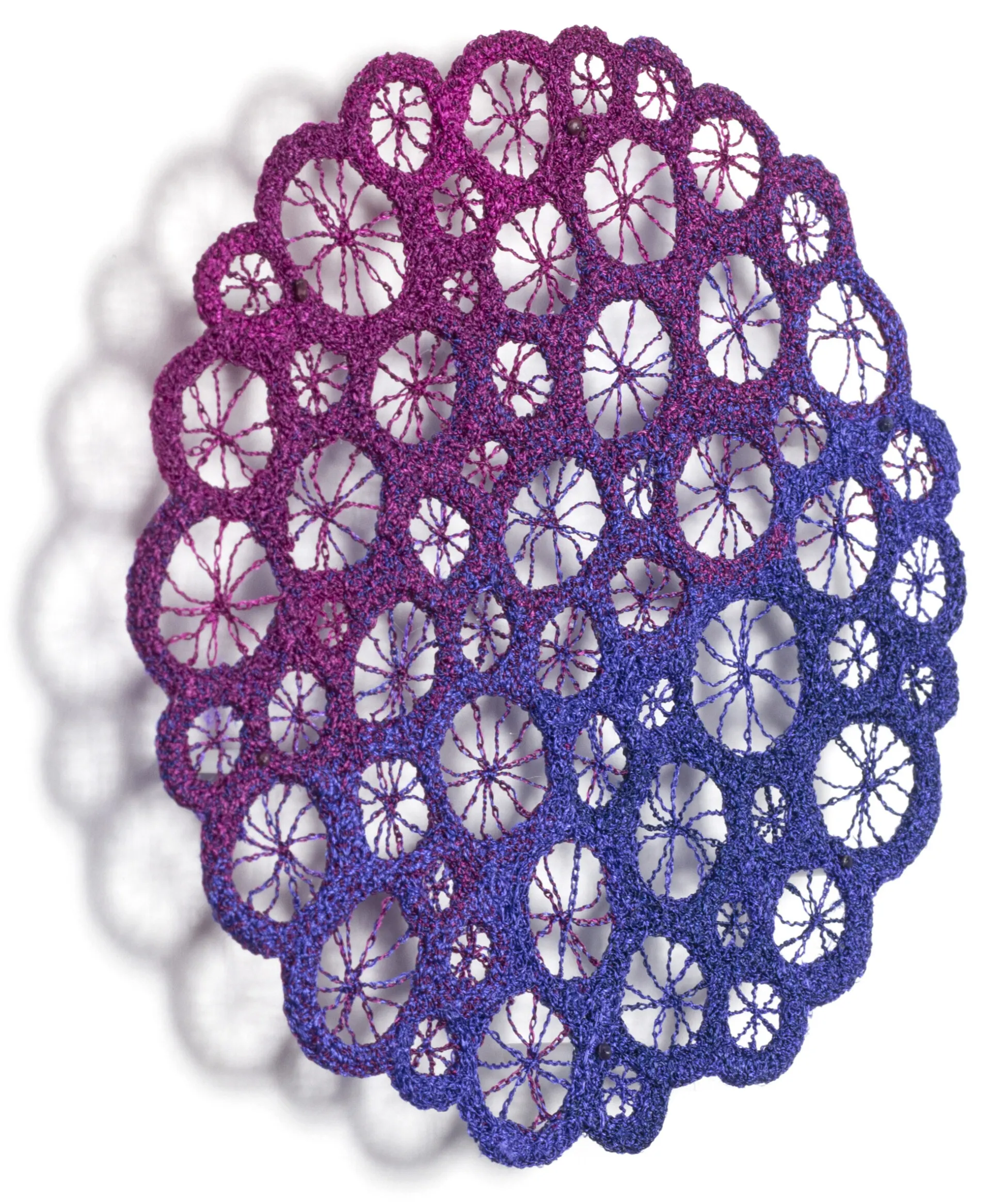 Du corail en broderie par Meredith Woolnough Du corail en broderie par Meredith Woolnough 4 Du corail en broderie par Meredith Woolnough 4