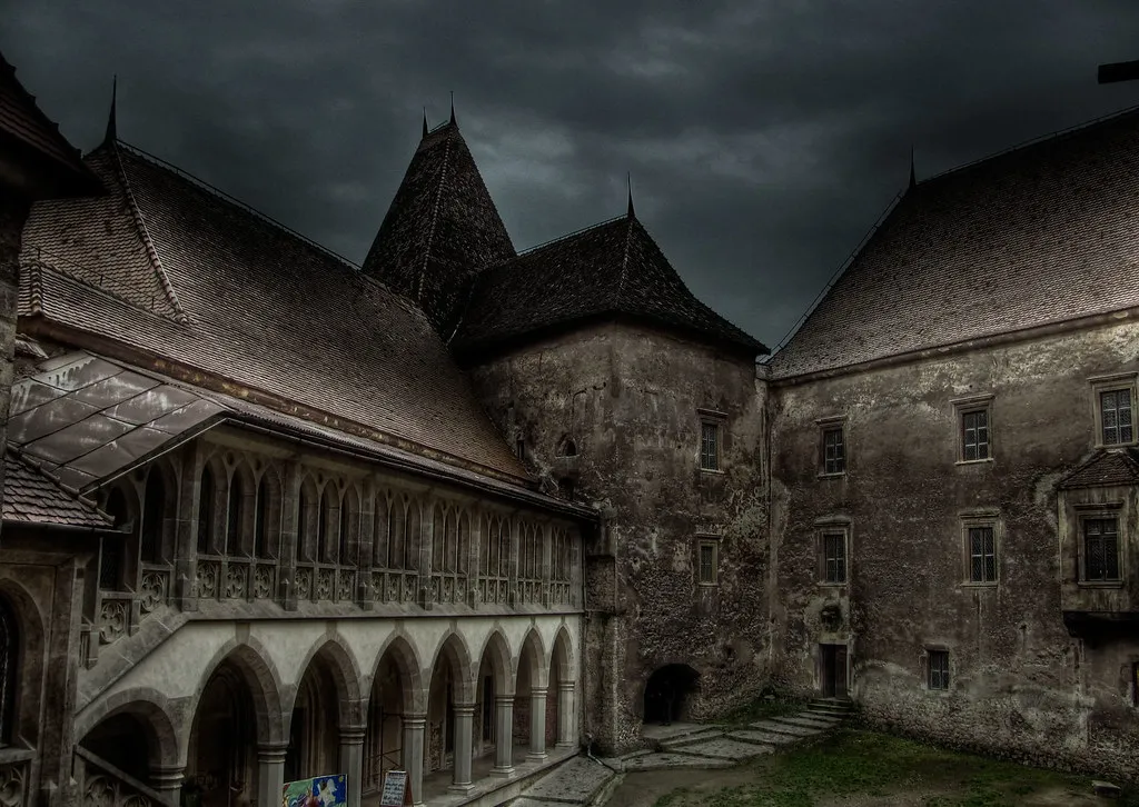 Le château des Corvin ou château de Hunedoara, conte de fée de Transylvanie Le chateau des Corvin ou chateau de Hunedoara conte de fee de Transylvanie roumanie 9 Le chateau des Corvin ou chateau de Hunedoara conte de fee de Transylvanie roumanie 9