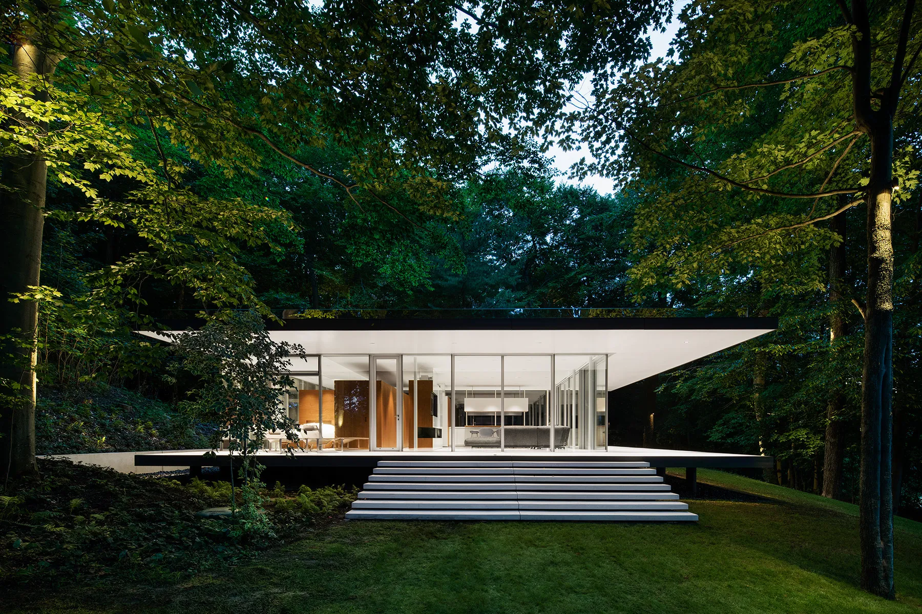 Le pavillon du lac, magnifique petite maison au bord d'un lac du Québec Le pavillon du lac magnifique petite maison au bord d un lac du Quebec 2 Le pavillon du lac magnifique petite maison au bord d un lac du Quebec 2