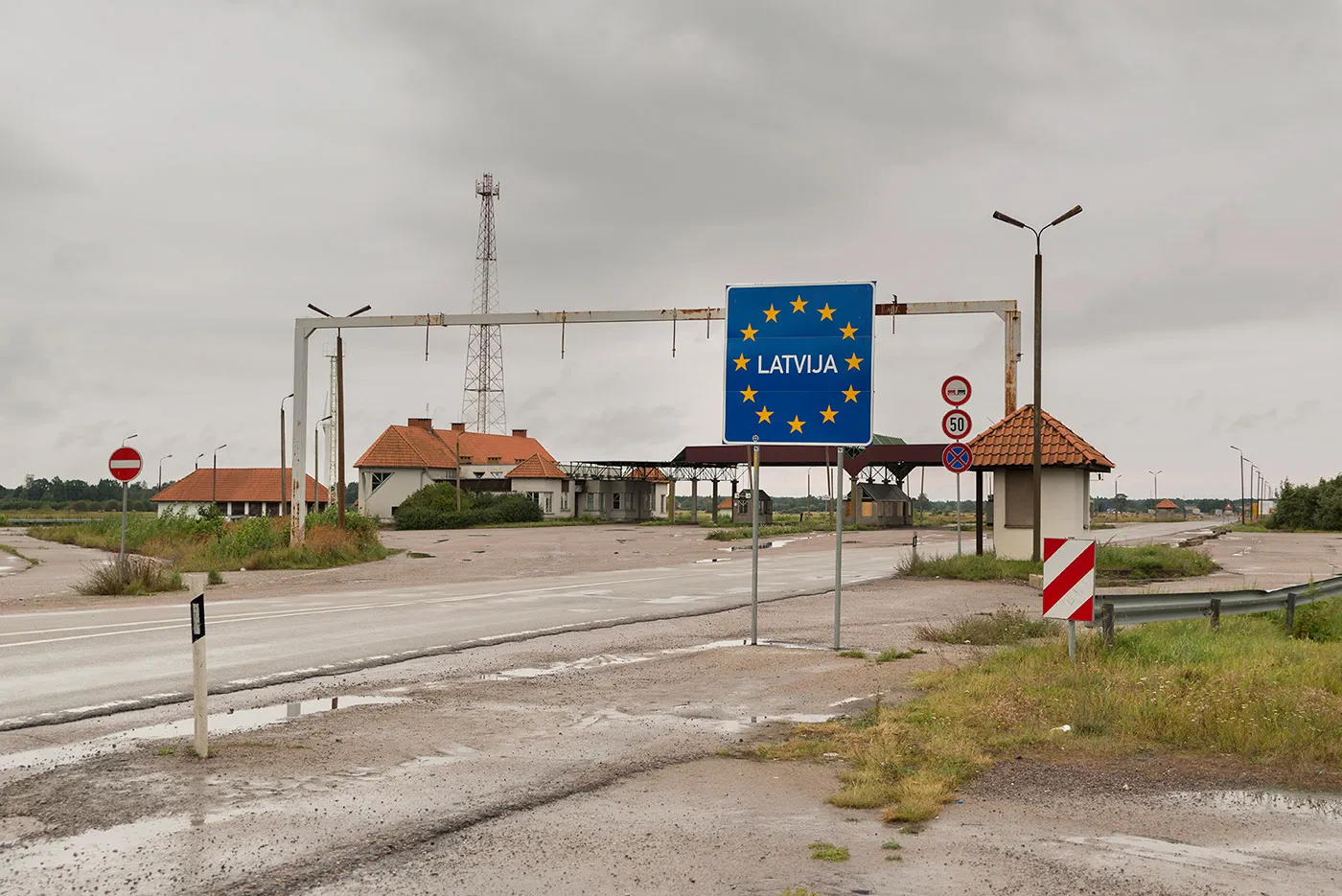 Schengen - des postes frontières abandonnés de Shengen par Andrés Gallardo Albajar Schengen des postes frontieres abandonnes de Shengen par Andres Gallardo Albajar 1 Schengen des postes frontieres abandonnes de Shengen par Andres Gallardo Albajar 1