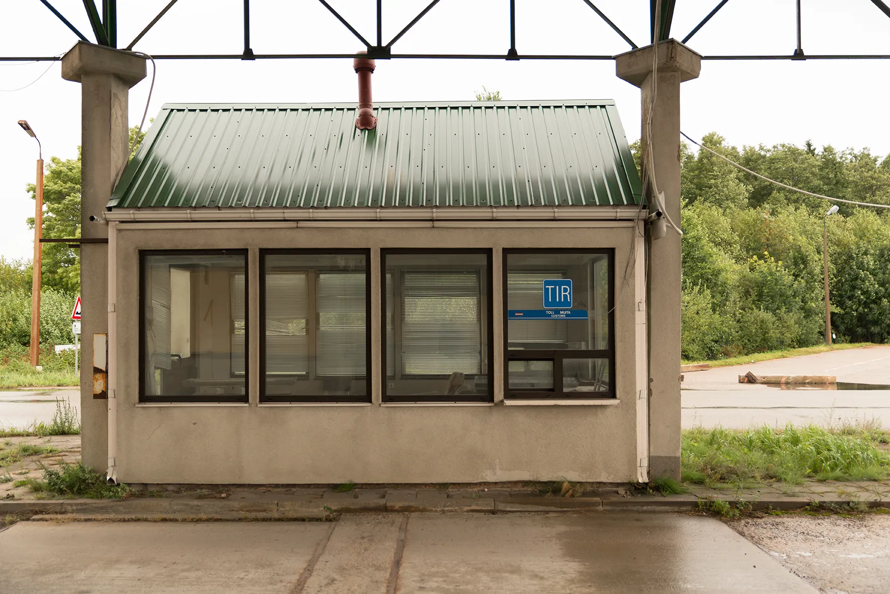Schengen - des postes frontières abandonnés de Shengen par Andrés Gallardo Albajar Schengen des postes frontieres abandonnes de Shengen par Andres Gallardo Albajar 7 Schengen des postes frontieres abandonnes de Shengen par Andres Gallardo Albajar 7