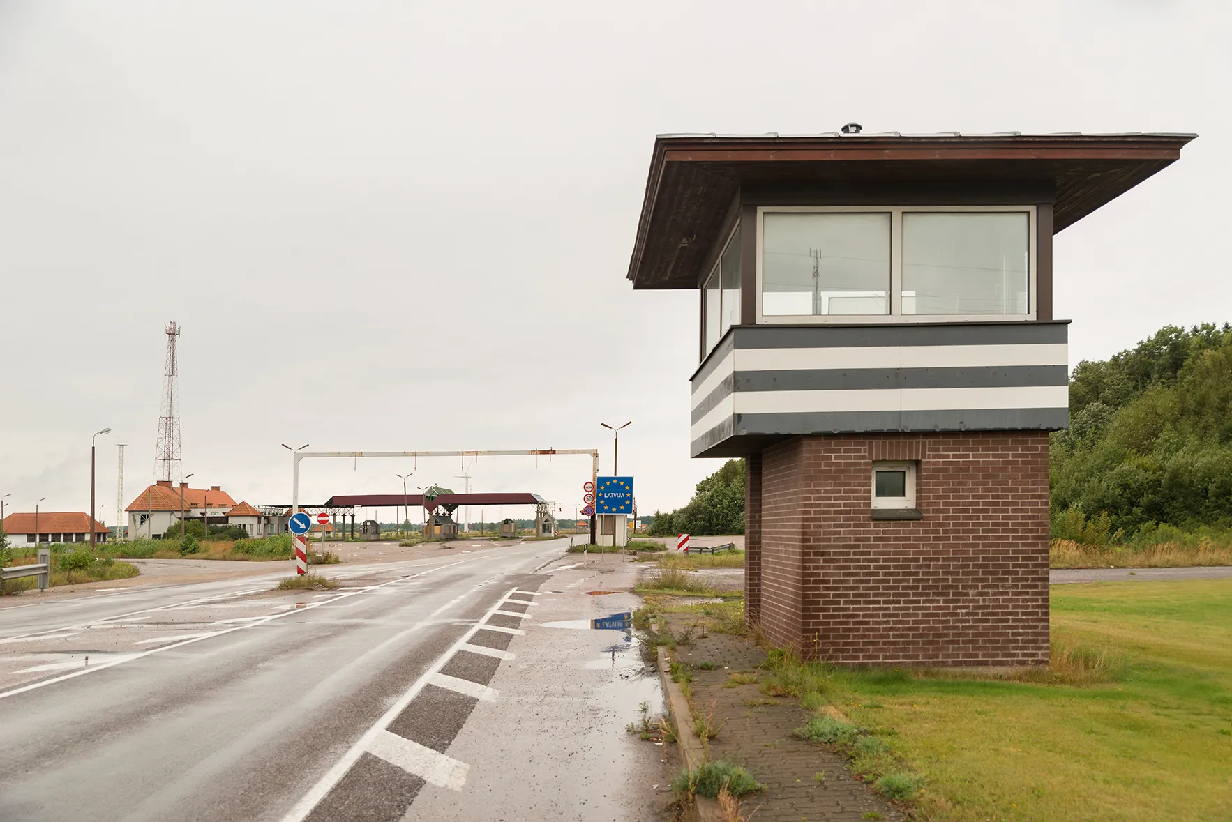 Schengen - des postes frontières abandonnés de Shengen par Andrés Gallardo Albajar Schengen des postes frontieres abandonnes de Shengen par Andres Gallardo Albajar 8 Schengen des postes frontieres abandonnes de Shengen par Andres Gallardo Albajar 8