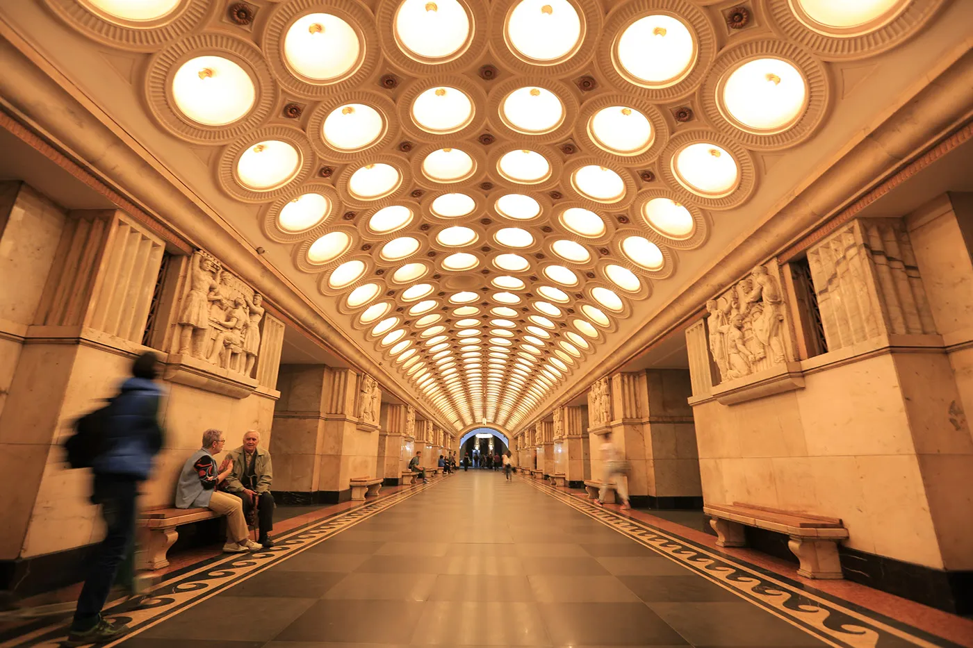 Underground Moscow - quelques unes des plus belles stations de métro de Moscou Underground Moscow quelques unes des plus belles stations de metro de Moscou 6 Elektrozavodskaya Underground-Moscow-quelques-unes-des-plus-belles-stations-de-metro-de-Moscou-6-Elektrozavodskaya