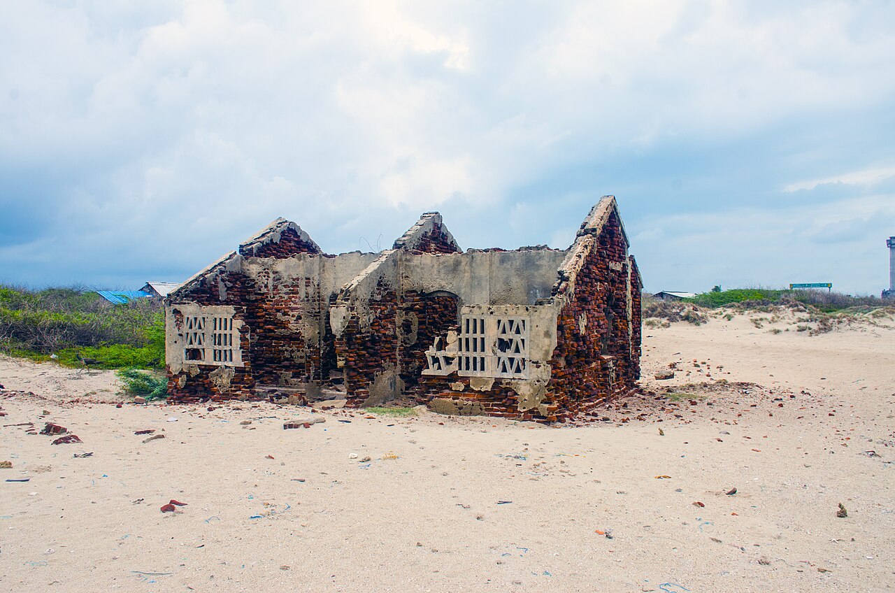 Ruines de Dhanushkodi, ville fantôme du Tamil Nadu détruite en 1964 Ruines de Dhanushkodi, ville fantôme du Tamil Nadu détruite en 1964