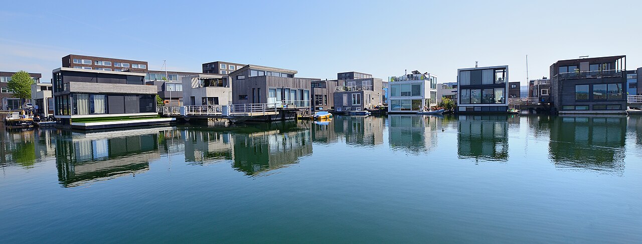Quartier de maisons flottantes de Waterbuurt à IJburg Amsterdam Quartier de maisons flottantes de Waterbuurt à IJburg Amsterdam