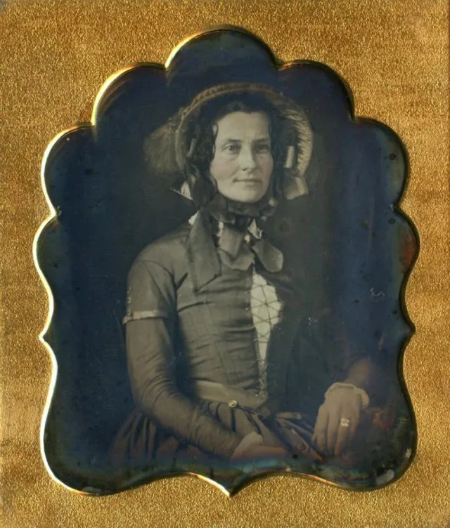 30 portraits de personnes souriantes, rares au 19eme siècle 30 portraits de personnes souriantes rares au 19eme siecle daguerreotype 30 30-portraits-de-personnes-souriantes-rares-au-19eme-siecle-daguerreotype