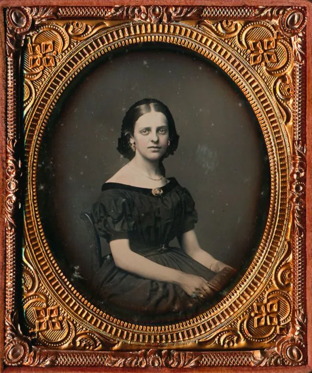 30 portraits de personnes souriantes, rares au 19eme siècle 30 portraits de personnes souriantes rares au 19eme siecle daguerreotype 8 30-portraits-de-personnes-souriantes-rares-au-19eme-siecle-daguerreotype