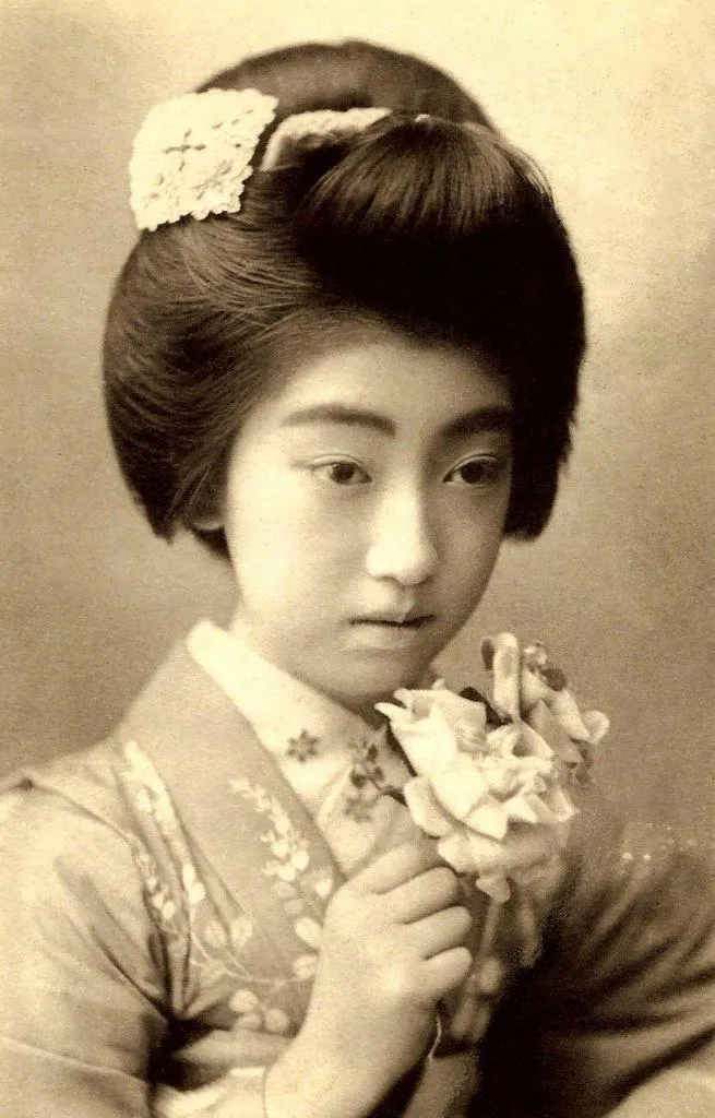 Chishō Takaoka alias Tehura, la geisha qui s'est coupé un doigt pour son amant Chisho Takaoka alias Tehura Chiyoha Tatsuko Takaoka la geisha qui s est coupe un doigt pour son amant 13 Chisho-Takaoka-alias-Tehura-Chiyoha-Tatsuko-Takaoka-la-geisha-qui-s-est-coupe-un-doigt-pour-son-amant