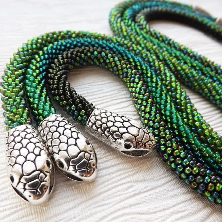 Des bijoux en forme de serpent Des bijoux en forme de serpent collier bracelet 15 Des-bijoux-en-forme-de-serpent-collier-bracelet