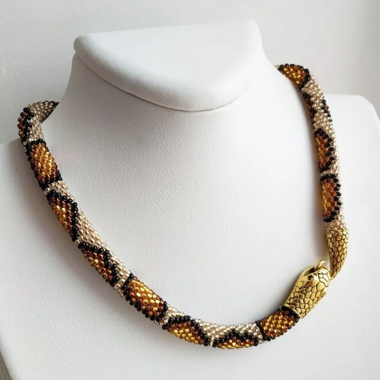 Des bijoux en forme de serpent Des bijoux en forme de serpent collier bracelet 5 Des-bijoux-en-forme-de-serpent-collier-bracelet