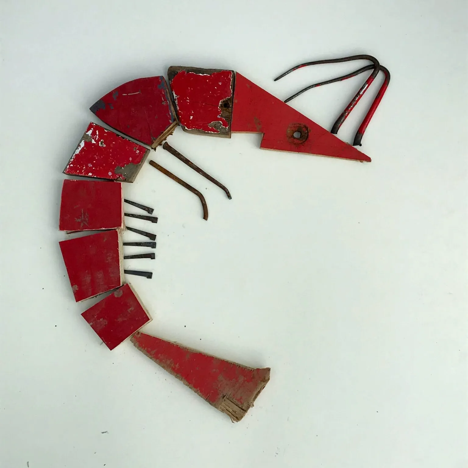 Des compositions et sculptures en objets trouvés par Kirsty Elson Des compositions et sculptures en objets trouves par Kirsty Elson 3 Des-compositions-et-sculptures-en-objets-trouves-par-Kirsty-Elson