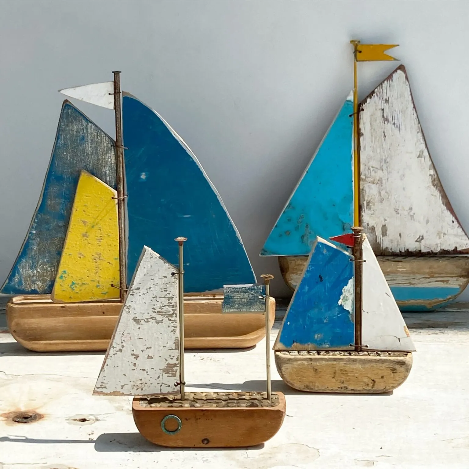 Des compositions et sculptures en objets trouvés par Kirsty Elson Des compositions et sculptures en objets trouves par Kirsty Elson 5 Des-compositions-et-sculptures-en-objets-trouves-par-Kirsty-Elson