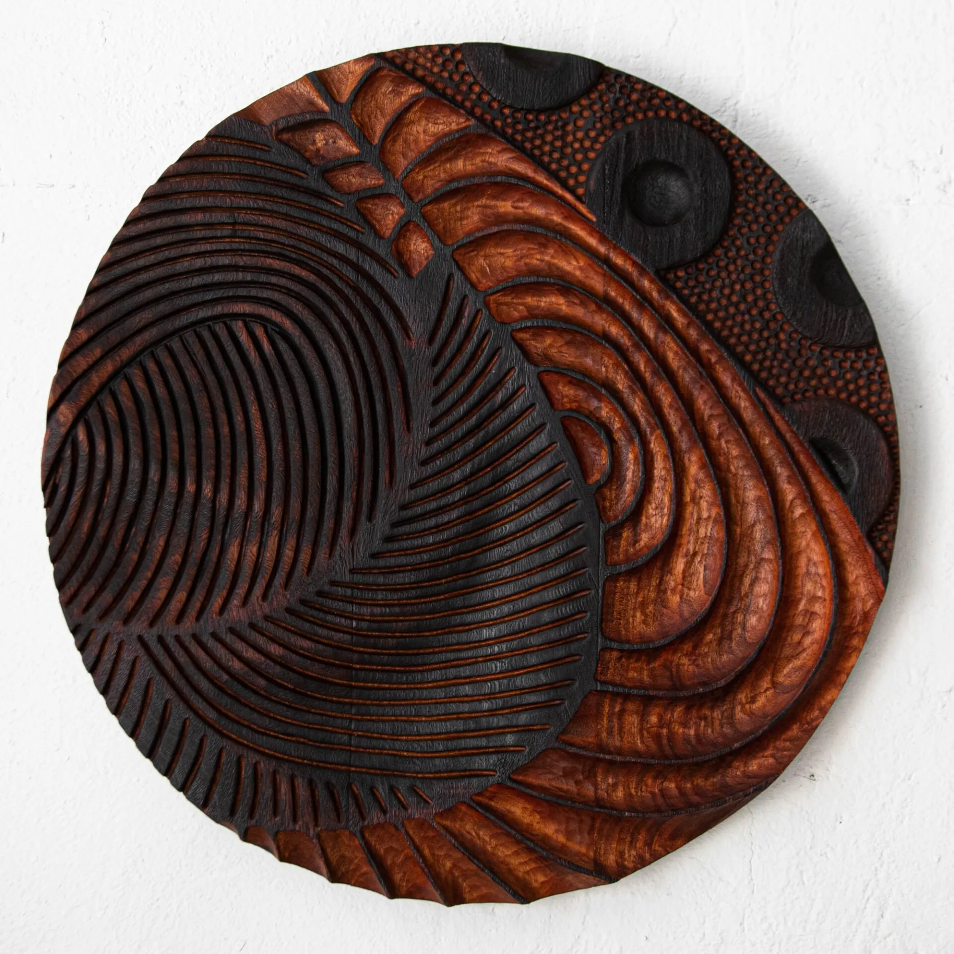 Des sculptures en acajou carbonisé par John Beadle Des sculptures en acajou carbonise par John Beadle 2 Des sculptures en acajou carbonise par John Beadle 2