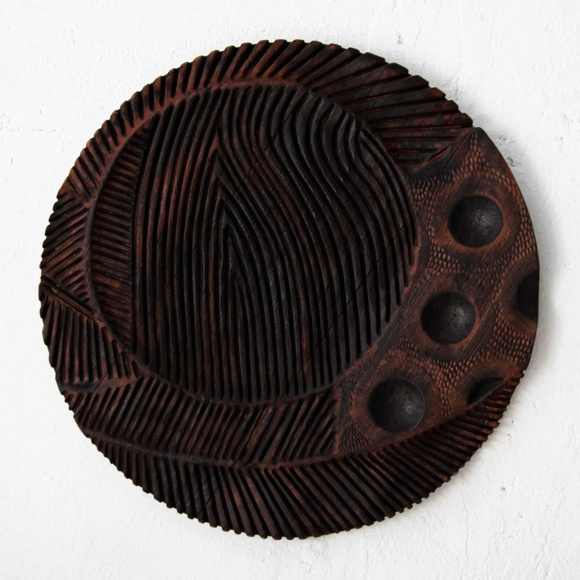 Des sculptures en acajou carbonisé par John Beadle Des sculptures en acajou carbonise par John Beadle 7 Des sculptures en acajou carbonise par John Beadle 7