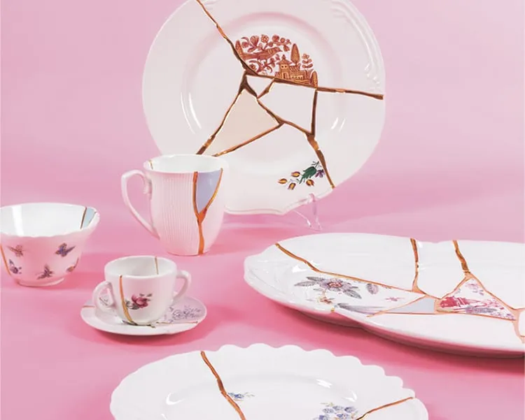 Des tasses et des assiettes collées à l'or façon Kintsugi Des tasses et des assiettes collees a l or facon Kintsugi 2 Des-tasses-et-des-assiettes-collees-a-l-or-facon-Kintsugi