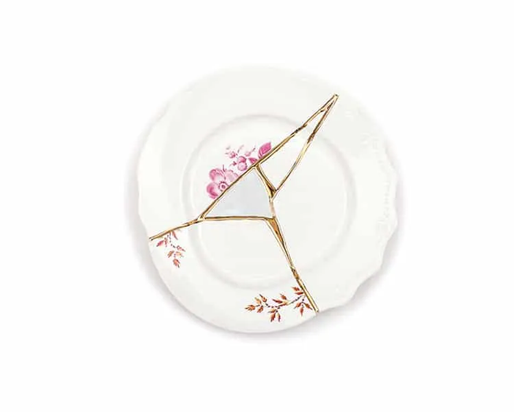 Des tasses et des assiettes collées à l'or façon Kintsugi Des tasses et des assiettes collees a l or facon Kintsugi 3 Des-tasses-et-des-assiettes-collees-a-l-or-facon-Kintsugi