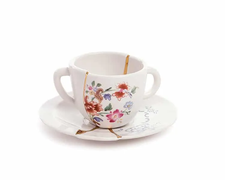 Des tasses et des assiettes collées à l'or façon Kintsugi Des tasses et des assiettes collees a l or facon Kintsugi 5 Des-tasses-et-des-assiettes-collees-a-l-or-facon-Kintsugi