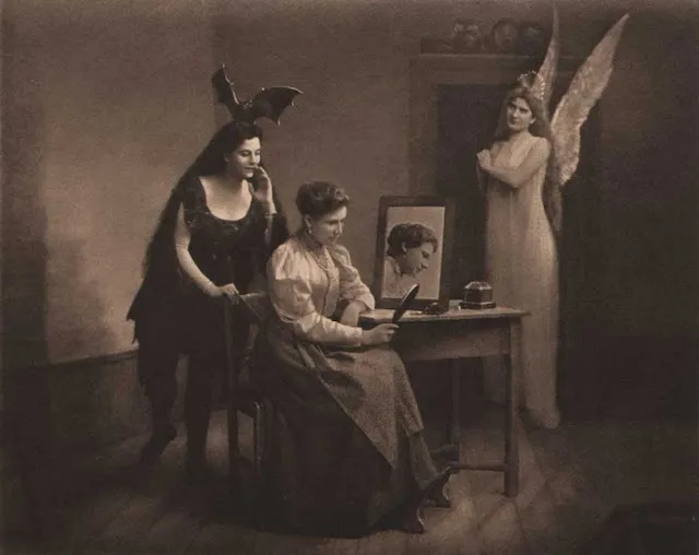 L'actrice autrichienne Marie Schleinzer en costume de chauve-souris fin du 19ème siècle L actrice autrichienne Marie Schleinzer en costume de chauve souris fin du 19eme siecle 4 L actrice autrichienne Marie Schleinzer en costume de chauve souris fin du 19eme siecle 4