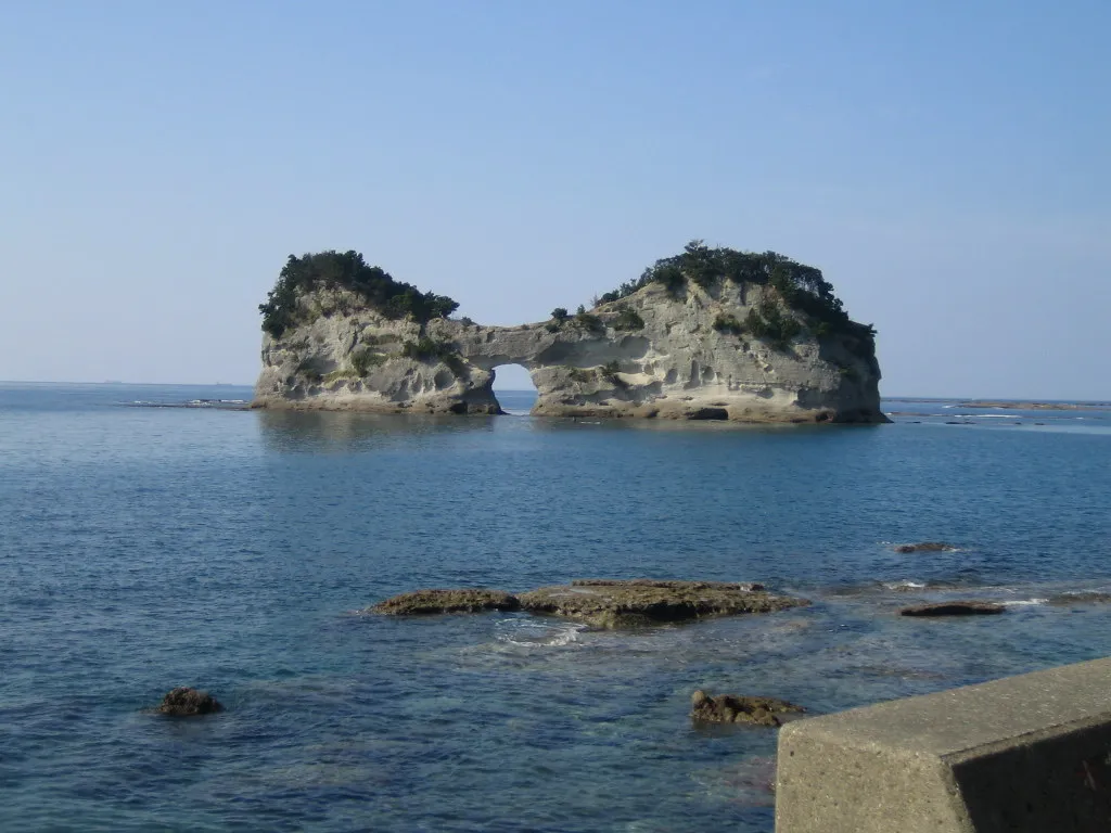 L' île de Engetsu ou île de la pleine lune L ile de Engetsu ou ile de la pleine lune takashima wakayama japon 3 L-ile-de-Engetsu-ou-ile-de-la-pleine-lune-takashima-wakayama-japon-3