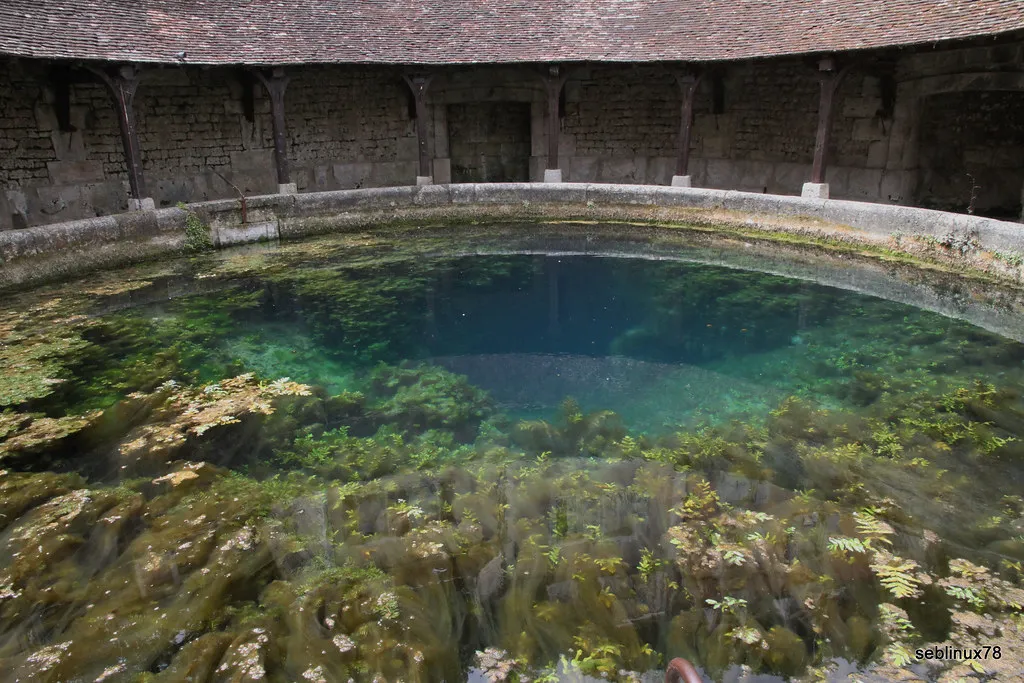 La mystérieuse fosse Dionne de Tonnerre La mysterieuse fosse Dionne de Tonnerre yonne france 2 La-mysterieuse-fosse-Dionne-de-Tonnerre-yonne-france-2