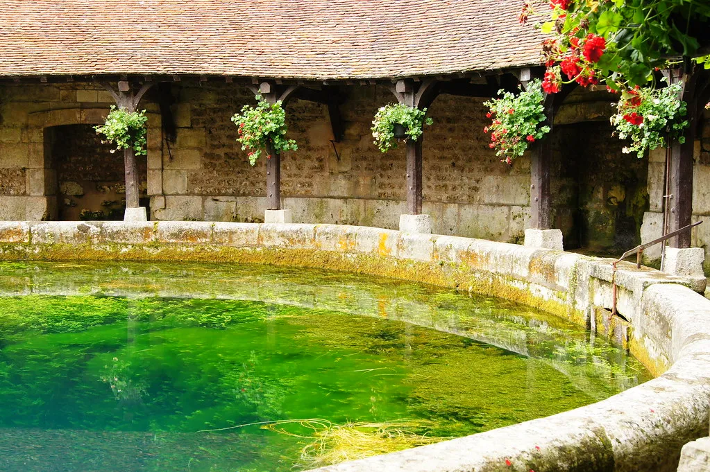 La mystérieuse fosse Dionne de Tonnerre La mysterieuse fosse Dionne de Tonnerre yonne france 3 La-mysterieuse-fosse-Dionne-de-Tonnerre-yonne-france-3