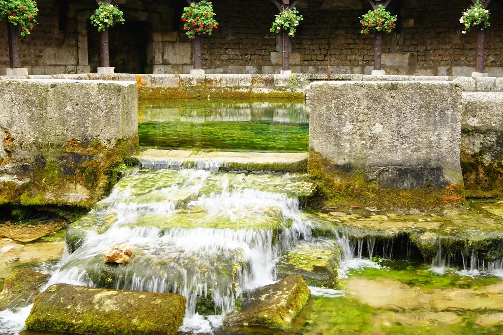 La mystérieuse fosse Dionne de Tonnerre La mysterieuse fosse Dionne de Tonnerre yonne france 4 La-mysterieuse-fosse-Dionne-de-Tonnerre-yonne-france-4