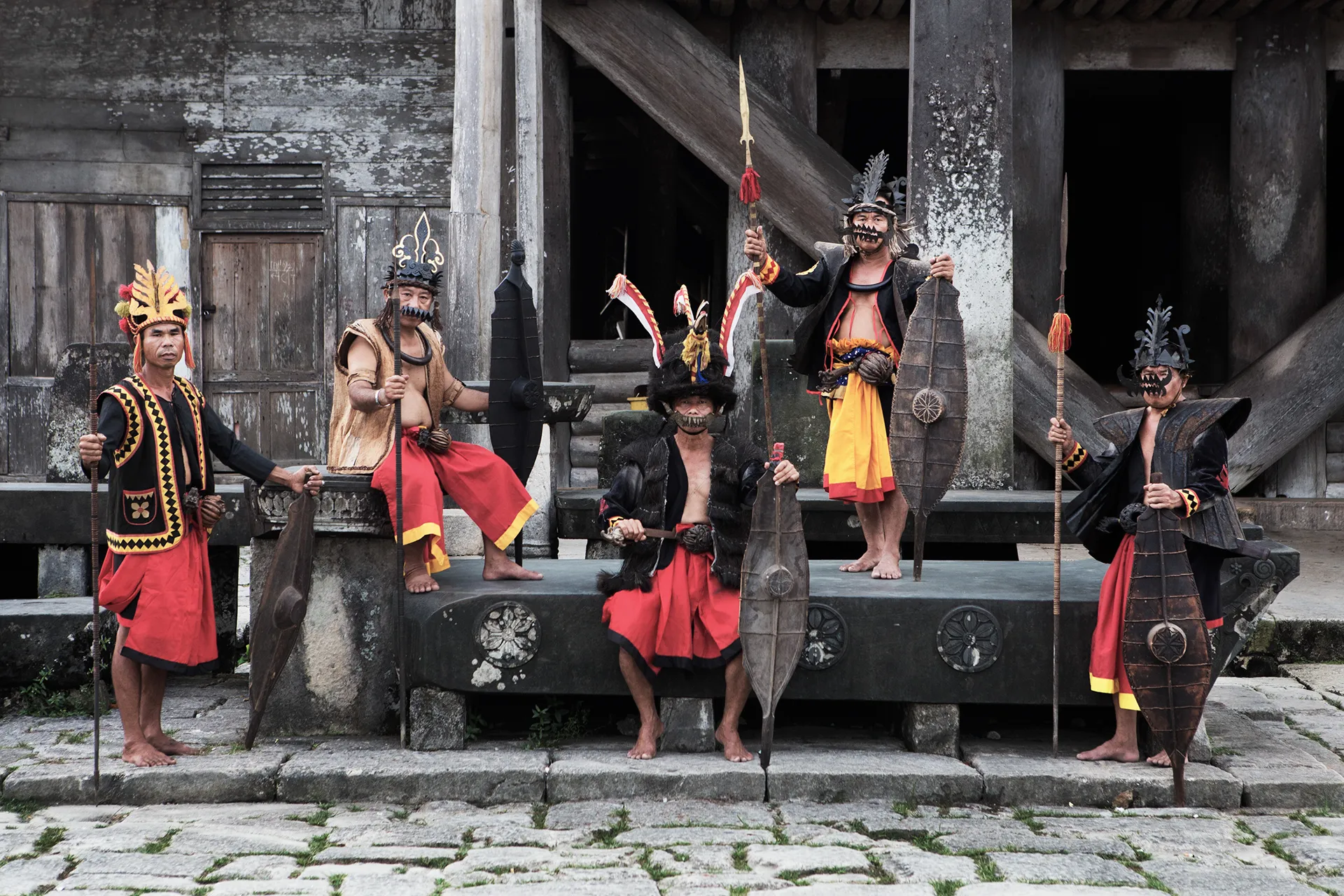 Les Nias d'Indonésie, peuple des sauteurs de pierre Les Nias d Indonesie peuple des sauteurs de pierre 2 Les-Nias-d-Indonesie-peuple-des-sauteurs-de-pierre