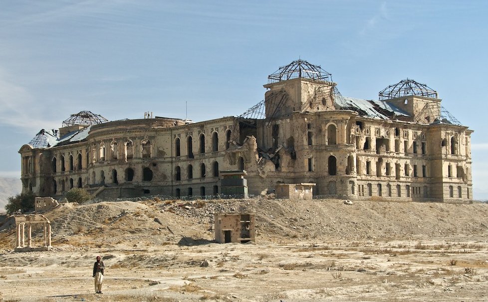 Les ruines du palais Tajbeg et du palais Darulaman , le Versailles d'Afghanistan Les ruines du palais Tajbeg et du palais Darulaman le Versailles d Afghanistan 1 Les-ruines-du-palais-Tajbeg-et-du-palais-Darulaman-le-Versailles-d-Afghanistan-1