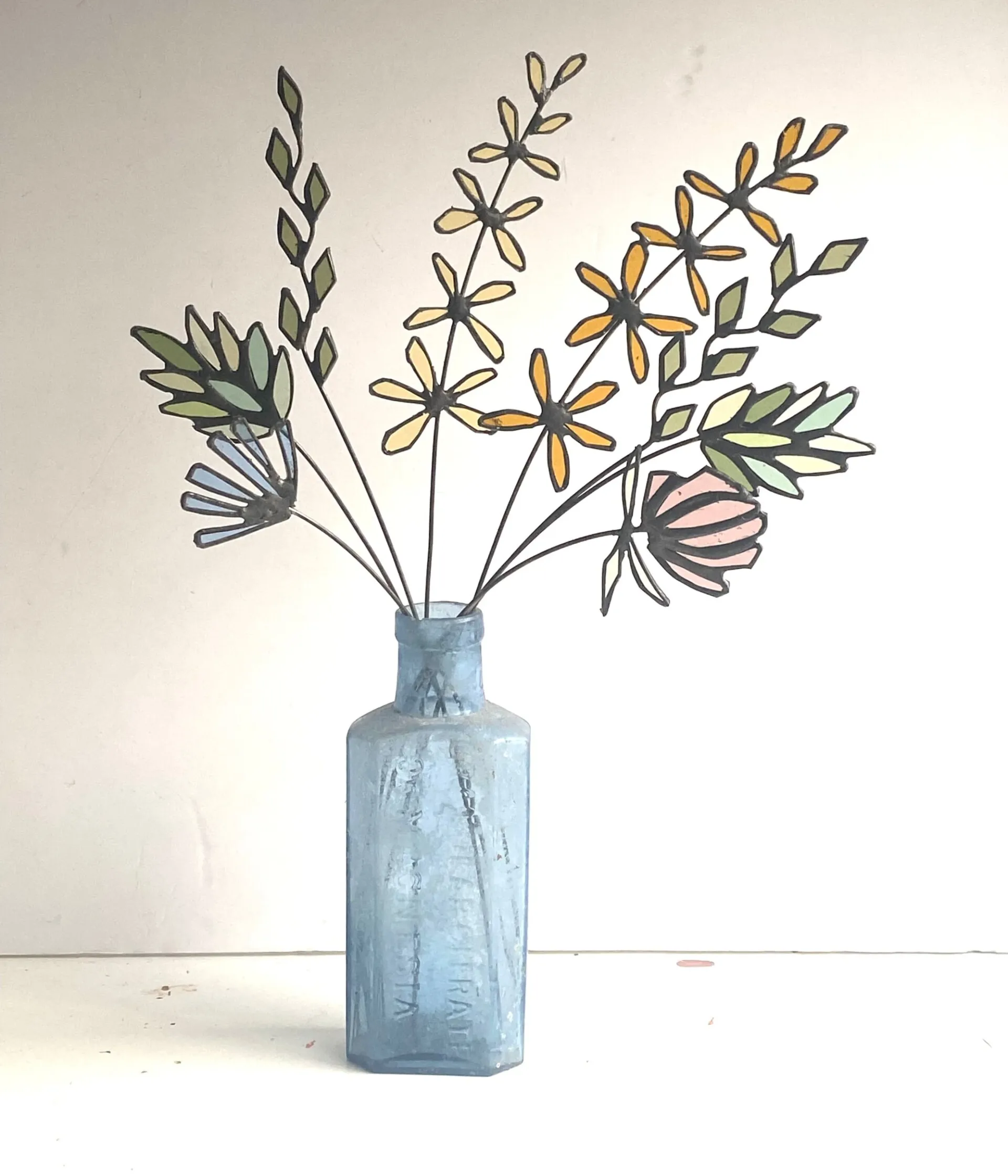 Des bouquets de fleurs en vitraux colorés des bouquets de fleurs en vitraux colores par Samantha Yates 3 des-bouquets-de-fleurs-en-vitraux-colores-par-Samantha-Yates