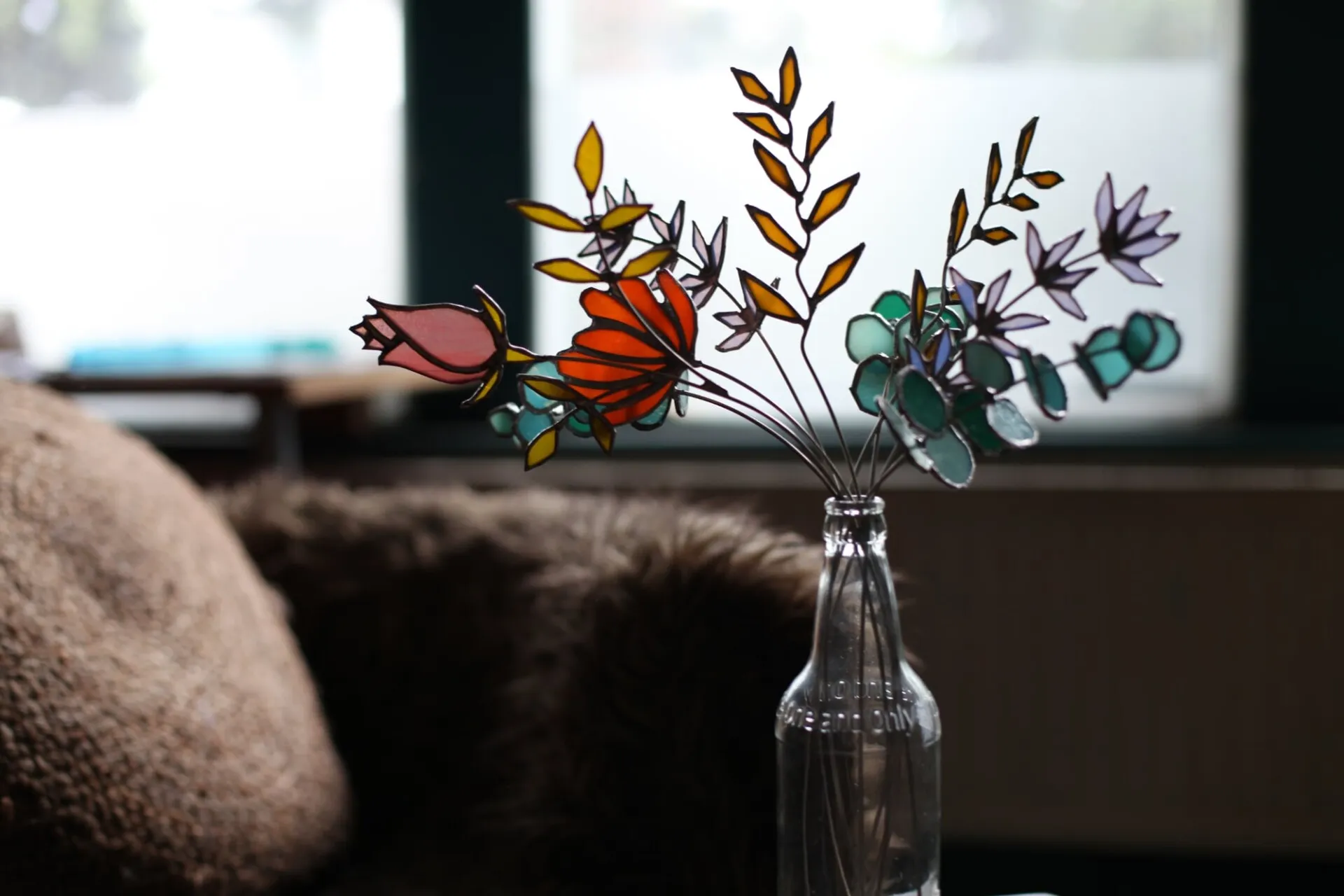 Des bouquets de fleurs en vitraux colorés des bouquets de fleurs en vitraux colores par Samantha Yates 7 des-bouquets-de-fleurs-en-vitraux-colores-par-Samantha-Yates