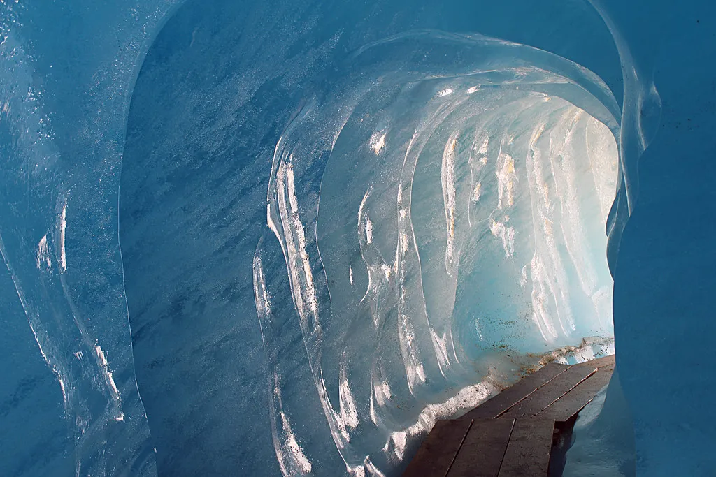 L'emblématique hôtel Belvédère du col de la Furka, hôtel de Goldfinger l emblematique hotel belvedere du col de la furka suisse golfinger james bond 7 l-emblematique-hotel-belvedere-du-col-de-la-furka-suisse-golfinger-james-bond-7