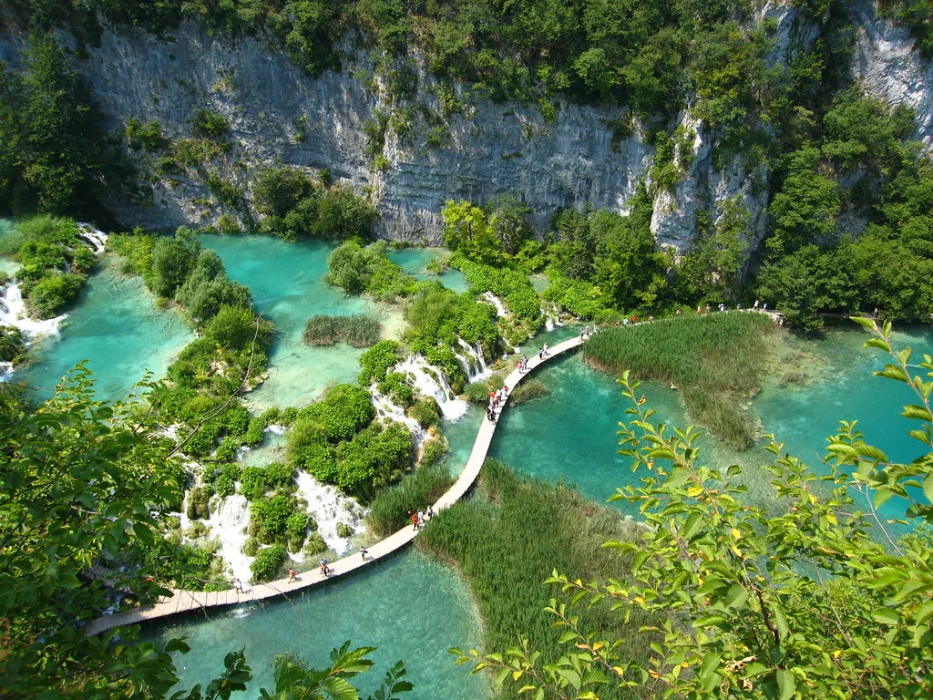 Le merveilleux parc national des lacs de Plitvice, joyau de Croatie le merveilleux parc national des lacs de Plitvice joyau de Croatie cascades 7 le-merveilleux-parc-national-des-lacs-de-Plitvice-joyau-de-Croatie-cascades-7