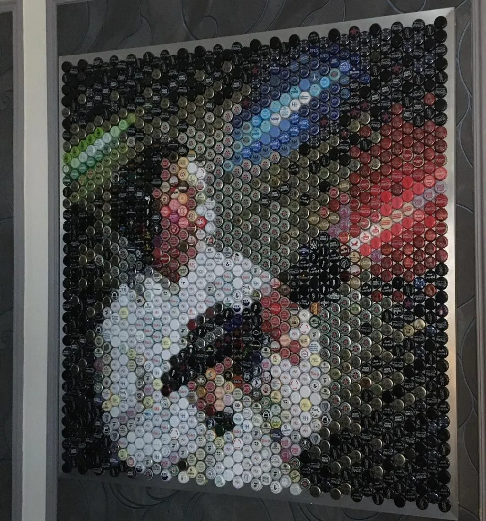 un amateur de bière réalise des portraits en capsules de bière un amateur de biere realise des portraits en capsules de biere 3 leia un-amateur-de-biere-realise-des-portraits-en-capsules-de-biere-3-leia