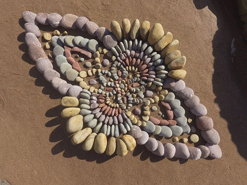 De nouvelles compositions de cailloux sur la plage par Jon Foreman De nouvelles composition de cailloux sur la plage par Jon Foreman 9 De-nouvelles-composition-de-cailloux-sur-la-plage-par-Jon-Foreman