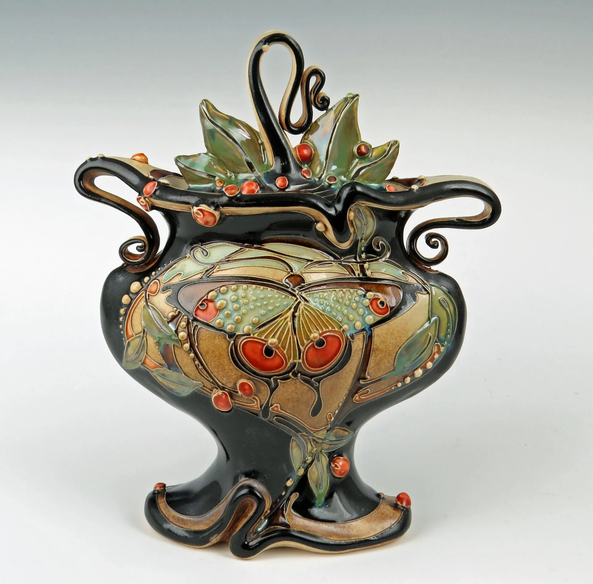 Des poteries aux belles courbes inspirées par la nature par Carol Long Des poteries aux belles courbes inspirees par la nature par Carol Long 4 Des-poteries-aux-belles-courbes-inspirees-par-la-nature-par-Carol-Long