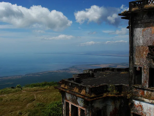 La station de Bokor, ville abandonnée du Cambodge La station de Bokor ville abandonnee du Cambodge station climatique 16 La-station-de-Bokor-ville-abandonnee-du-Cambodge-station-climatique-16