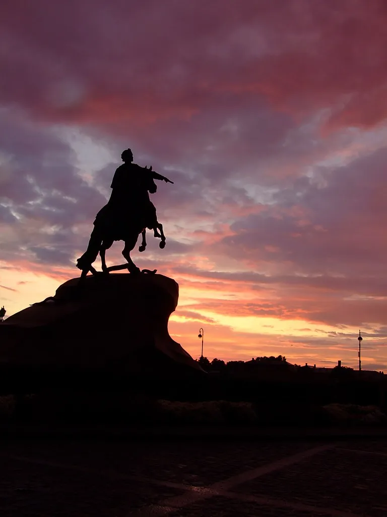 Le cavalier de bronze et la pierre de tonnerre Le cavalier de bronze et la pierre de tonnerre saint petersbourg russie 5 Le-cavalier-de-bronze-et-la-pierre-de-tonnerre-saint-petersbourg-russie-5
