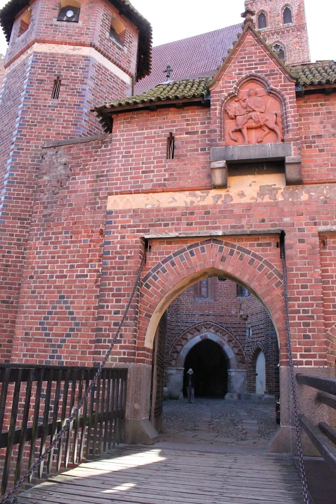 Le château de Malbork, le plus grand château de brique du monde Le chateau de Malbork marienbourg le plus grand chateau de brique du monde 10 Le-chateau-de-Malbork-marienbourg-le-plus-grand-chateau-de-brique-du-monde-10