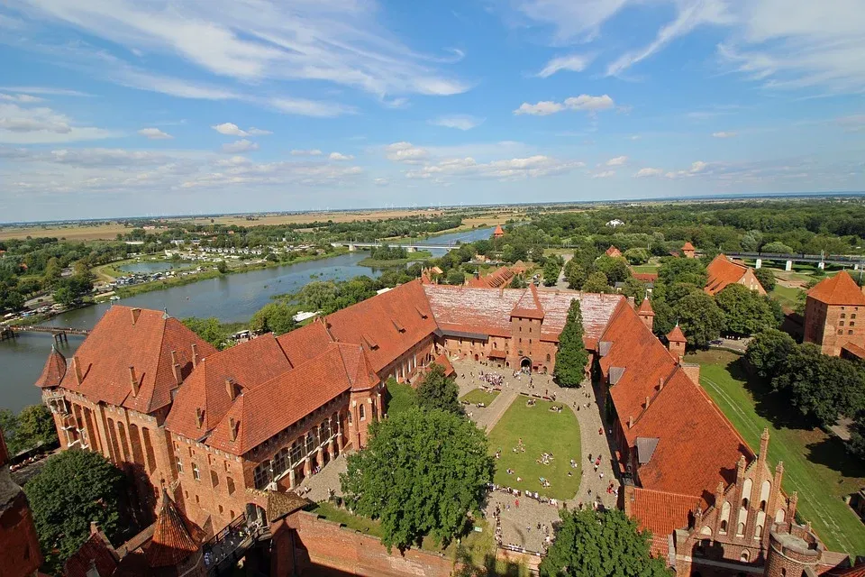 Le château de Malbork, le plus grand château de brique du monde Le chateau de Malbork marienbourg le plus grand chateau de brique du monde 12 Le-chateau-de-Malbork-marienbourg-le-plus-grand-chateau-de-brique-du-monde-12.